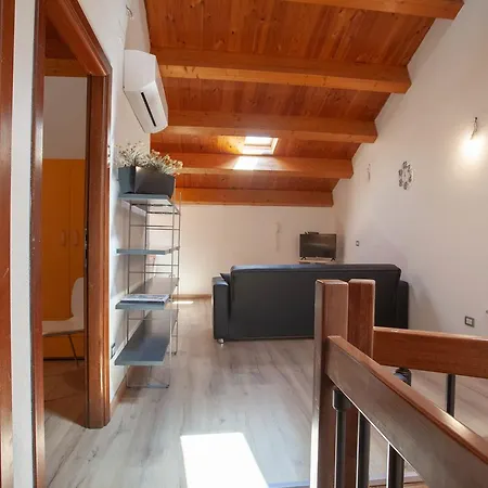 The 2nd Floor Apartman *